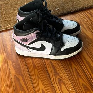 Nike Kids Black and White Sneakers